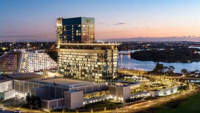 Crown Resorts to introduce cashless gaming to combat money laundering