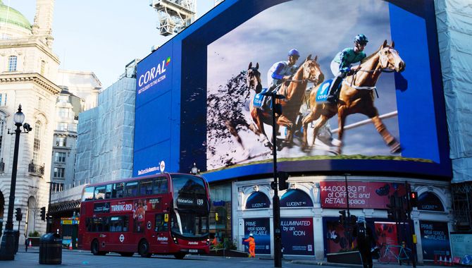 Coral debuts 3D horseracing display for Cheltenham Festival