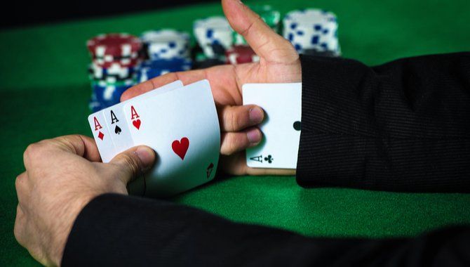 Cheating in casinos   Employees make up 25  of arrests