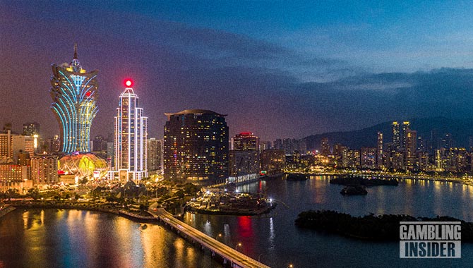 Macau   s casino shutdown extended by five days